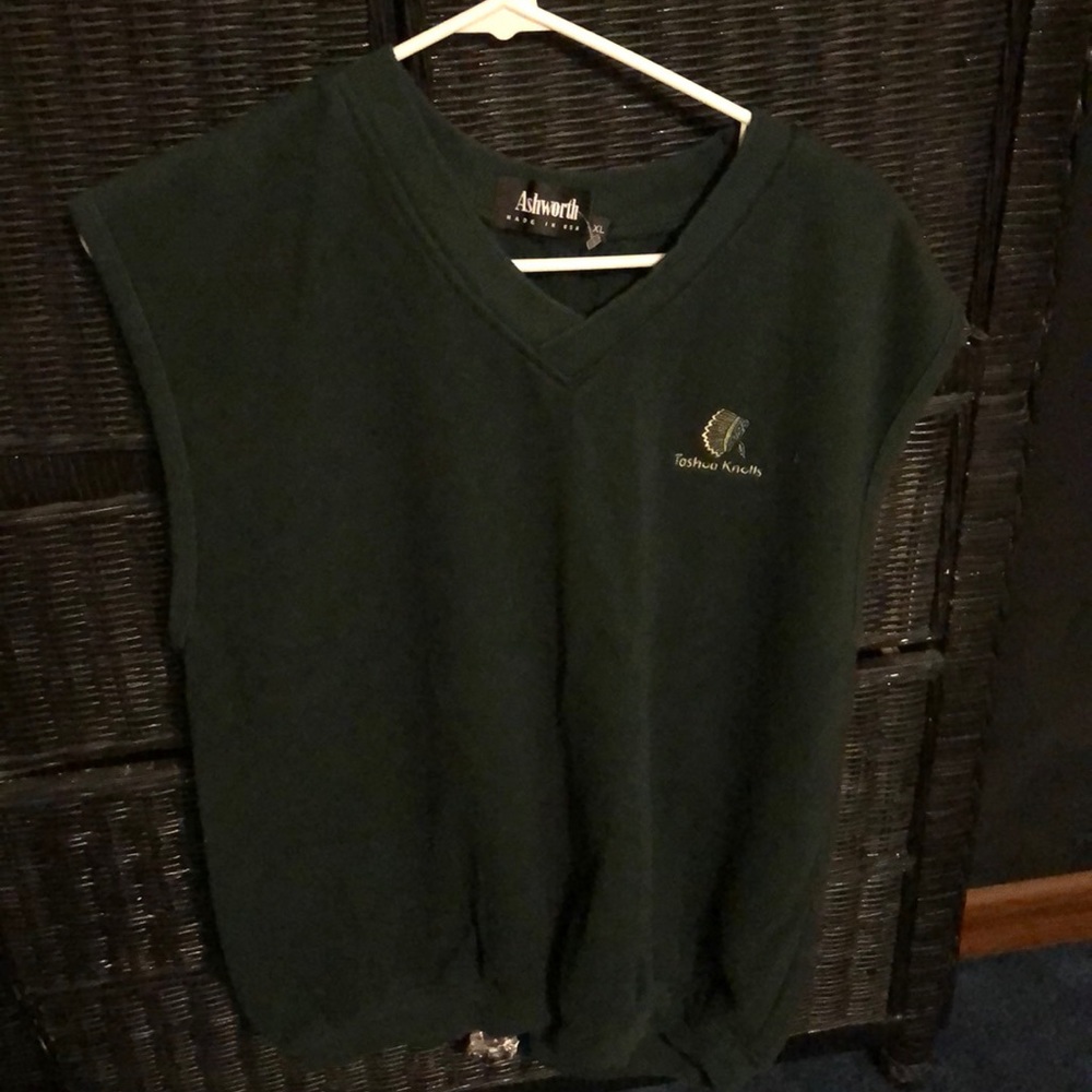 Green men’s golf vest